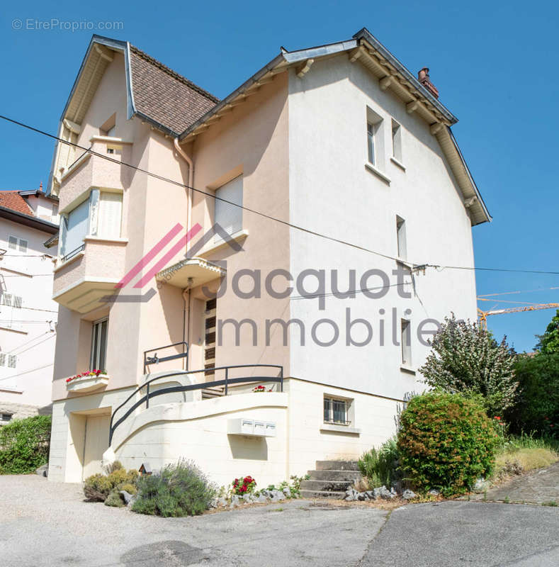 Appartement à LONS-LE-SAUNIER