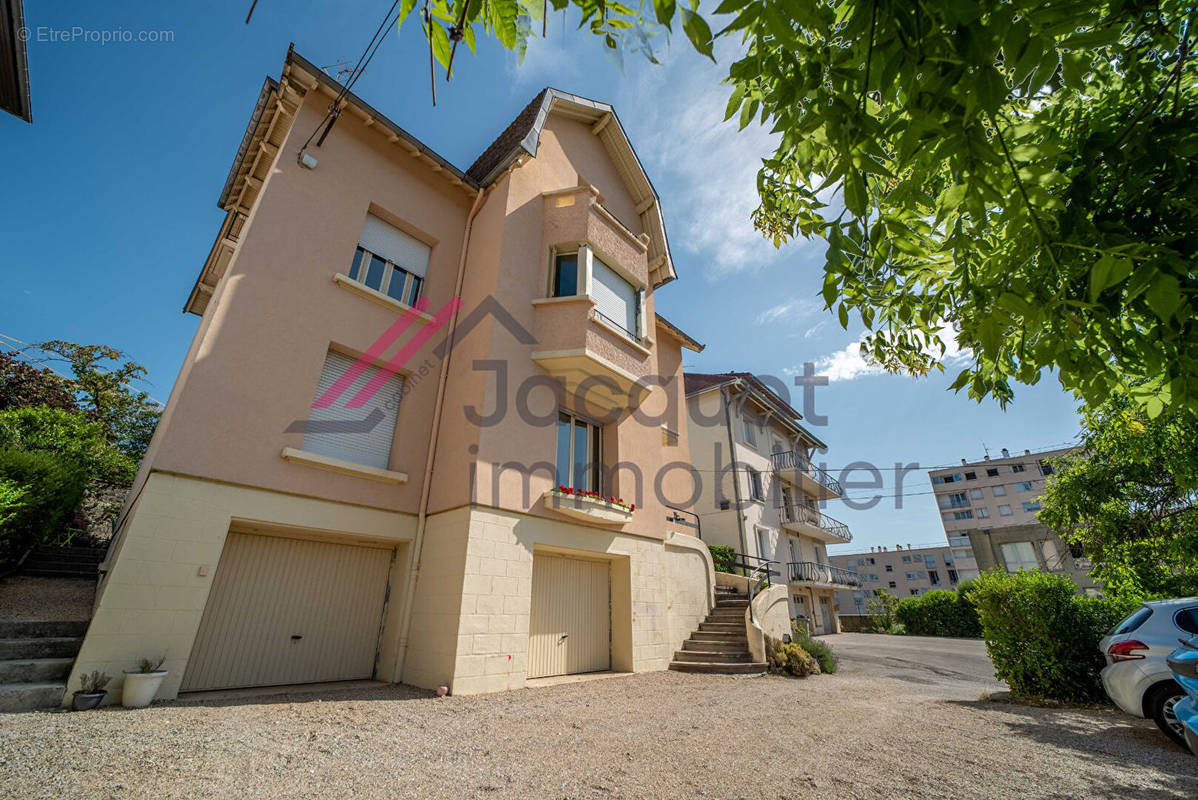 Appartement à LONS-LE-SAUNIER