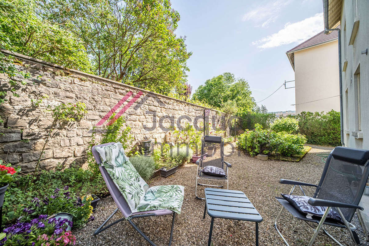 Appartement à LONS-LE-SAUNIER