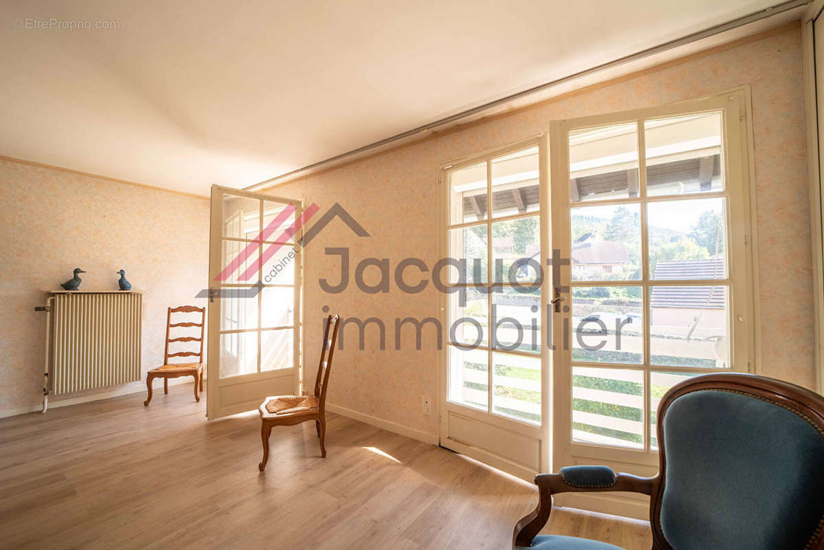 Appartement à LONS-LE-SAUNIER