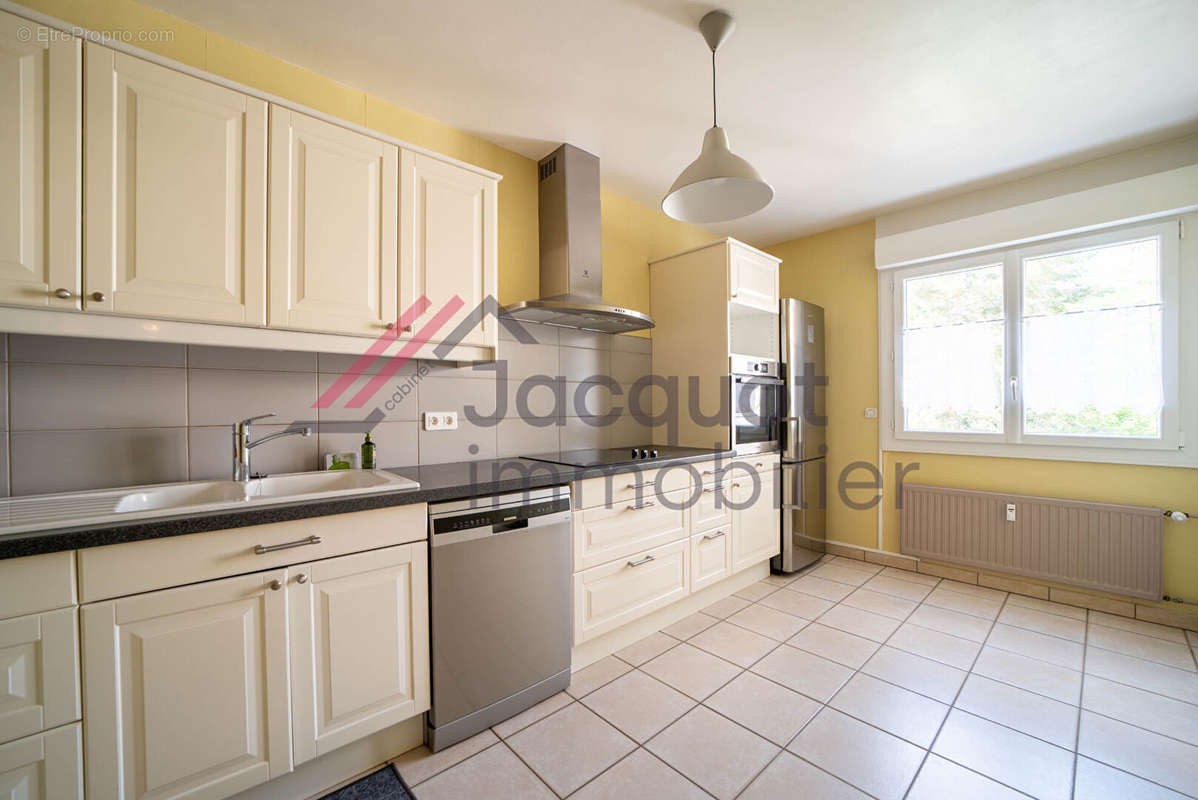 Appartement à LONS-LE-SAUNIER