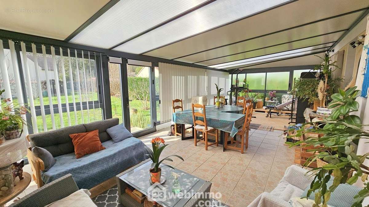 Une superbe véranda de 42 m² avec une vue sur le jardin! - Maison à MOIGNY-SUR-ECOLE