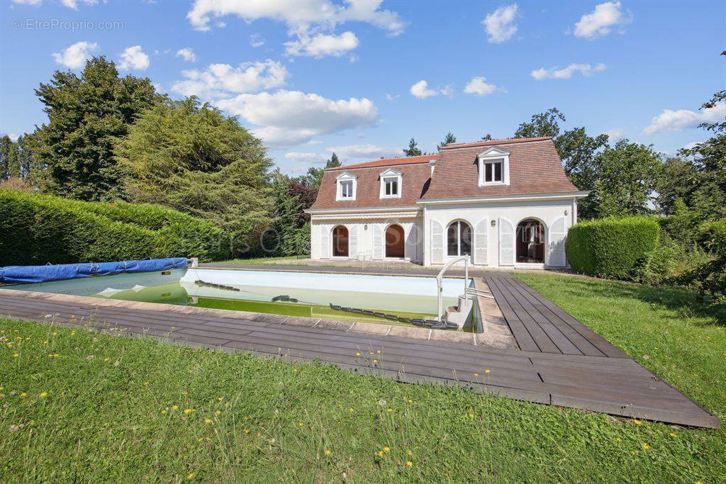 Maison à LES LOGES-EN-JOSAS