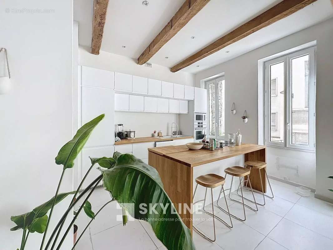 Appartement à MARSEILLE-6E