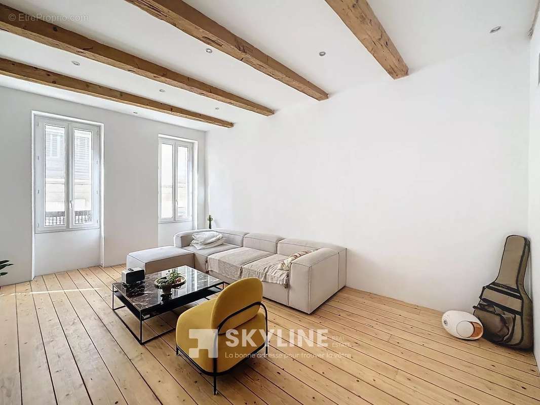 Appartement à MARSEILLE-6E