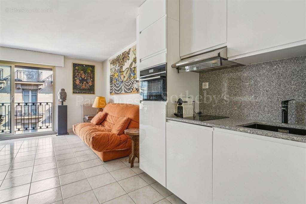 Appartement à PARIS-8E