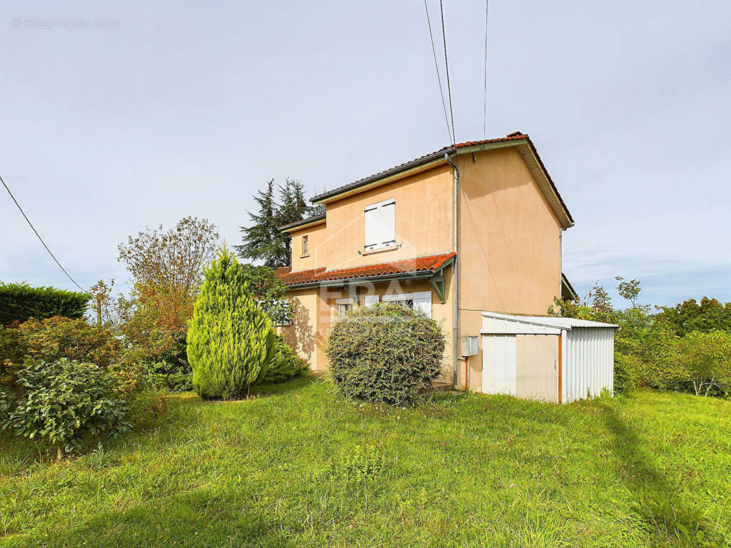 Maison à DECAZEVILLE