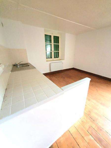   - Appartement à BORT-LES-ORGUES