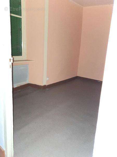   - Appartement à BORT-LES-ORGUES