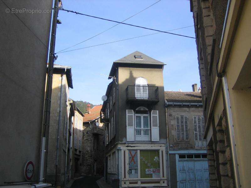   - Appartement à BORT-LES-ORGUES