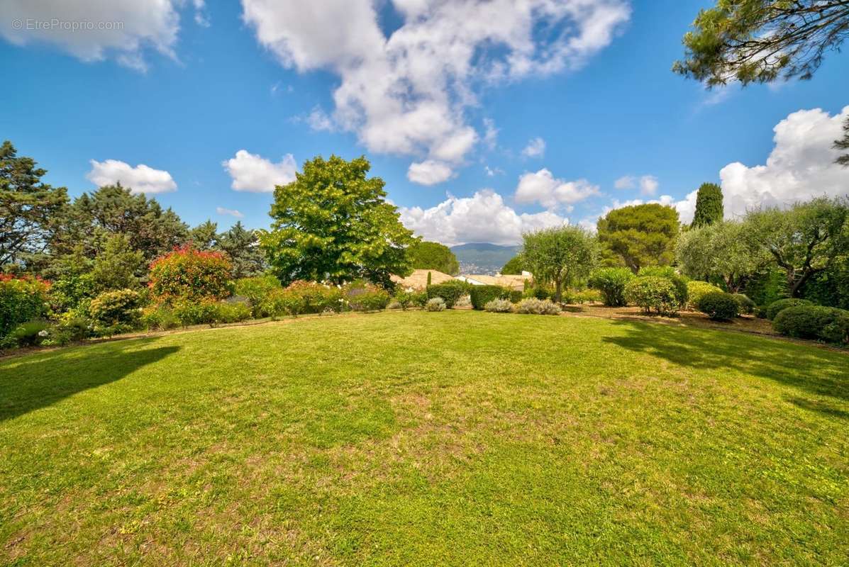 Maison à MOUGINS