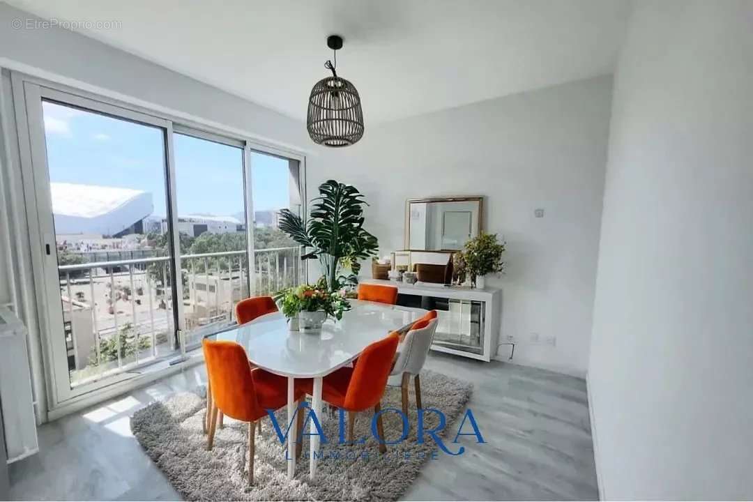 Appartement à MARSEILLE-8E