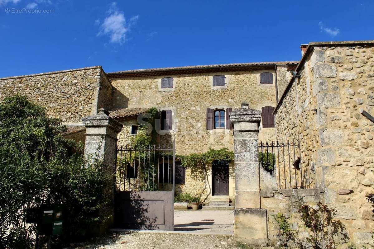 Maison à LA GARDE-ADHEMAR