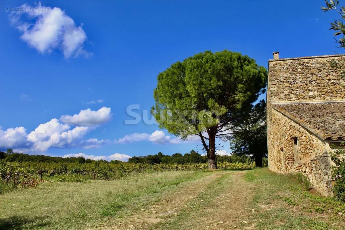 Maison à LA GARDE-ADHEMAR