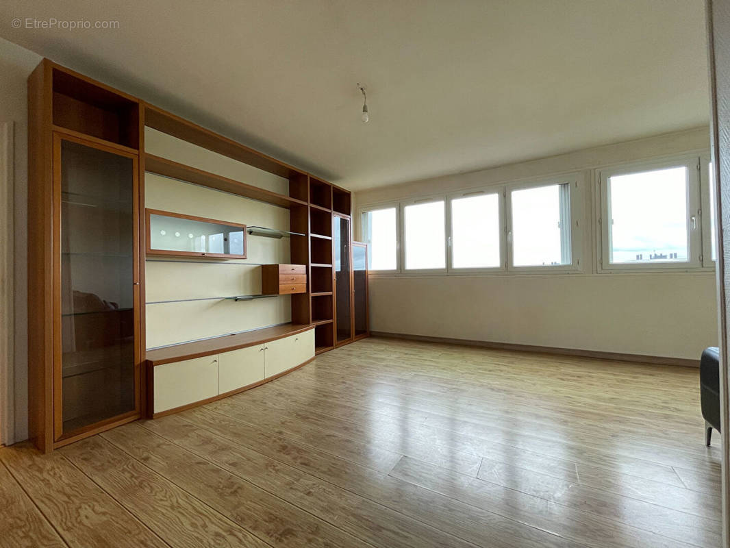 Appartement à RIS-ORANGIS