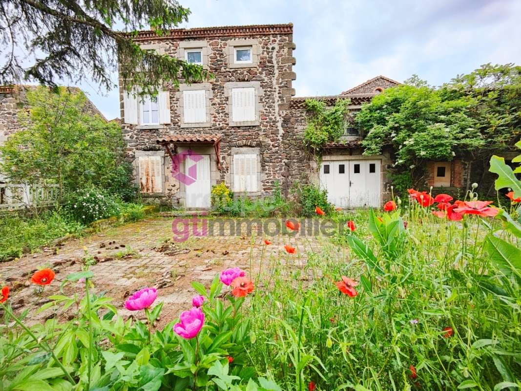 Maison à MAZEYRAT-D&#039;ALLIER