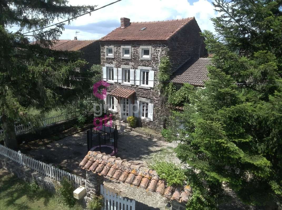 Maison à MAZEYRAT-D&#039;ALLIER