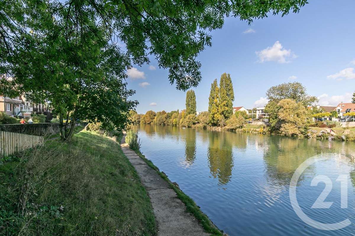 Appartement à SAINT-MAUR-DES-FOSSES