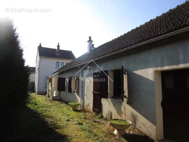 Maison à VARENNES-SUR-ALLIER