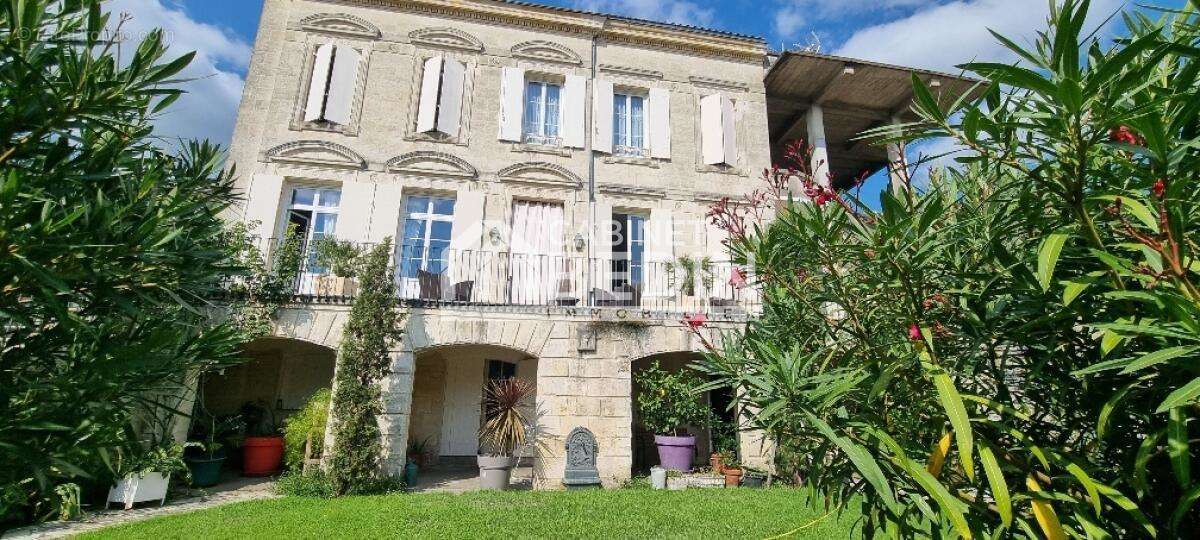 Maison à SAINT-EMILION