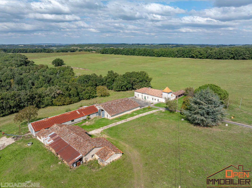 Maison à SAINTE-COLOMBE-DE-VILLENEUVE