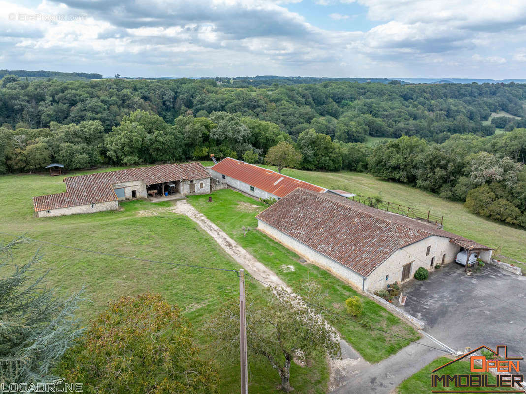 Maison à SAINTE-COLOMBE-DE-VILLENEUVE