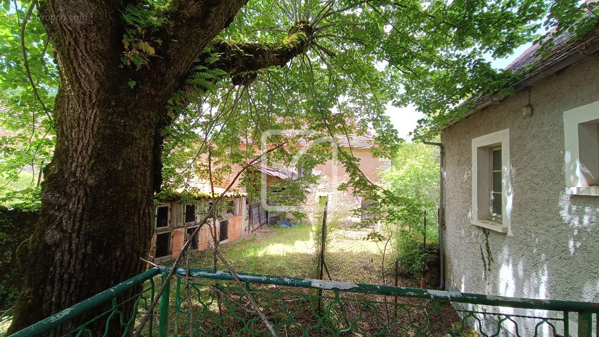 Maison à SAVIGNAC-LES-EGLISES