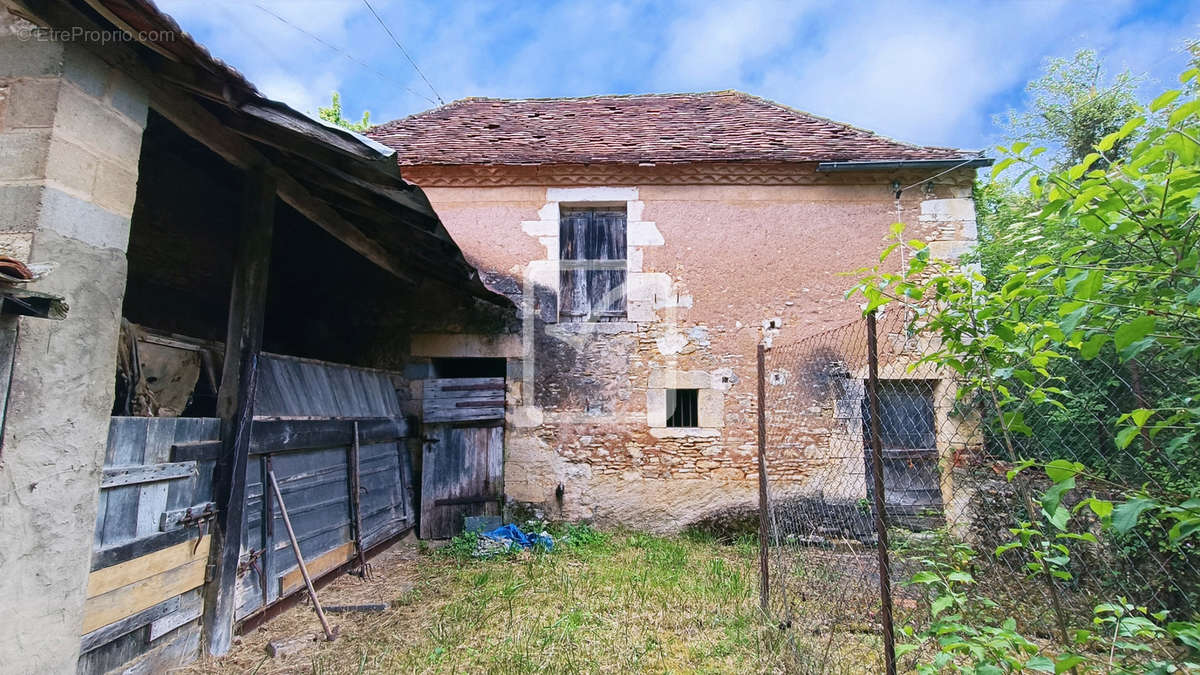 Maison à SAVIGNAC-LES-EGLISES