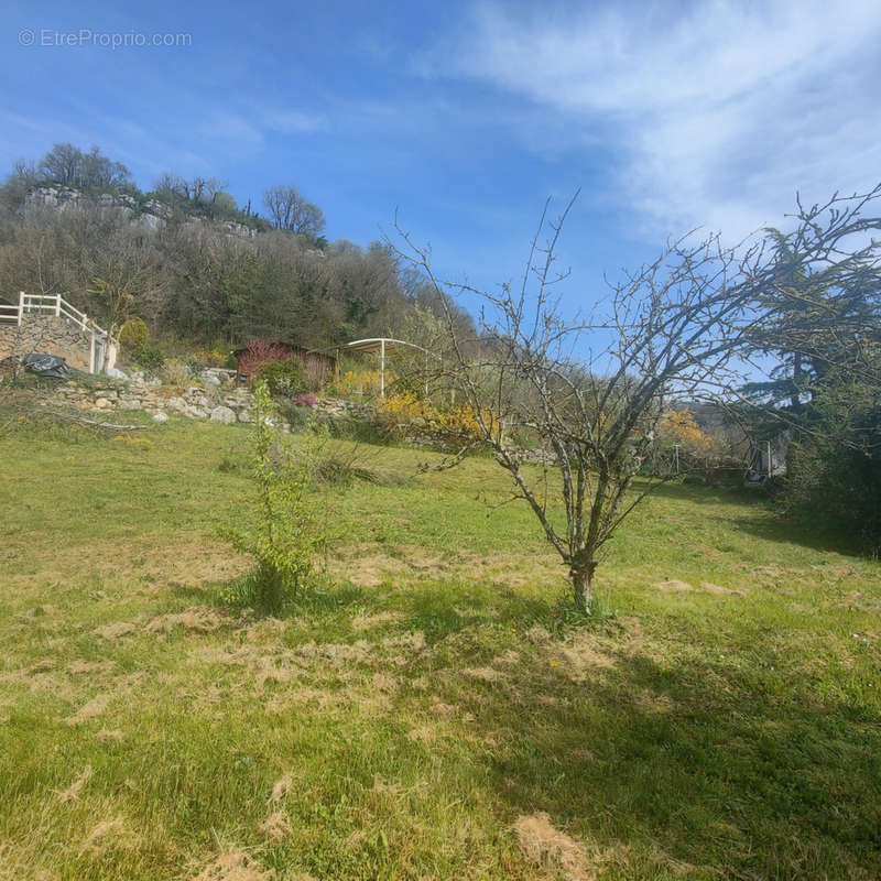 Terrain à MURS-ET-GELIGNIEUX