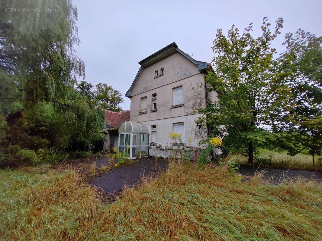 Maison à CHARLEVILLE-SOUS-BOIS