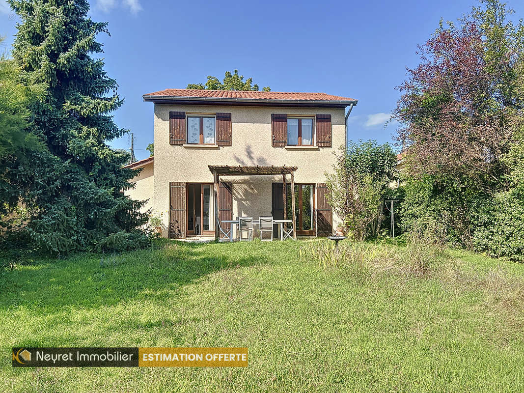 Maison à SAINT-GENIS-LAVAL