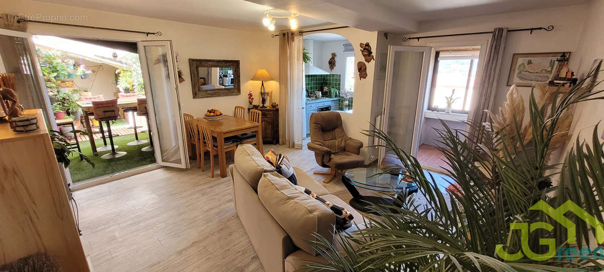 Appartement à CARQUEIRANNE