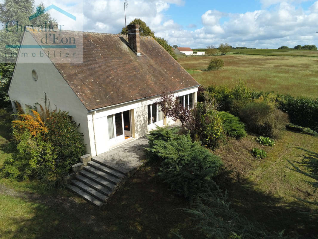 Maison à EPINEUIL