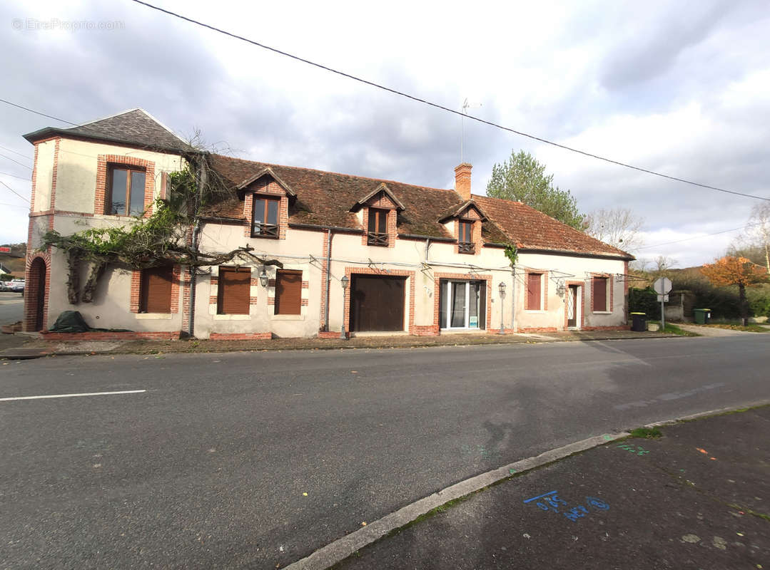 Appartement à LA FERTE-SAINT-CYR