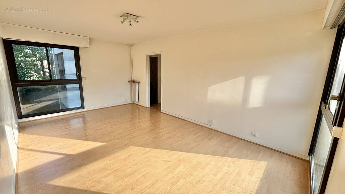 Appartement à ENGHIEN-LES-BAINS