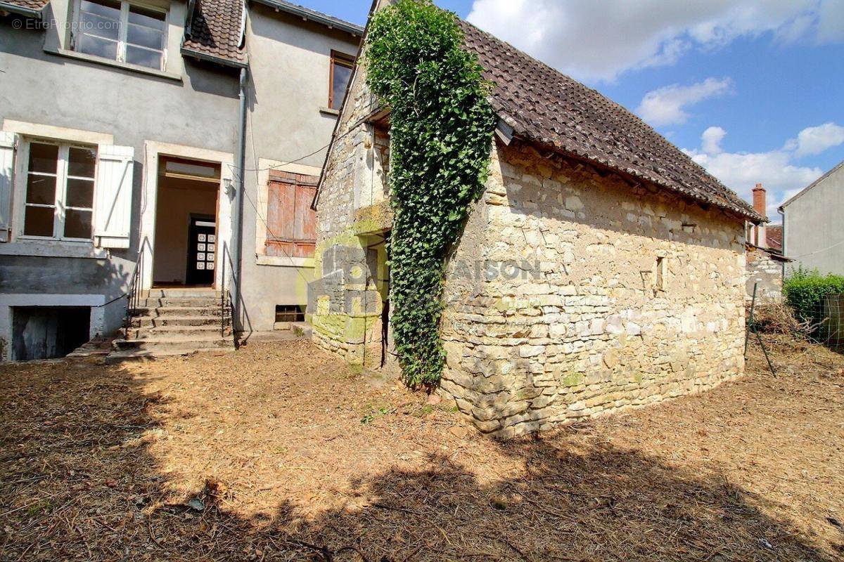 Maison à CHATEAUNEUF-SUR-CHER