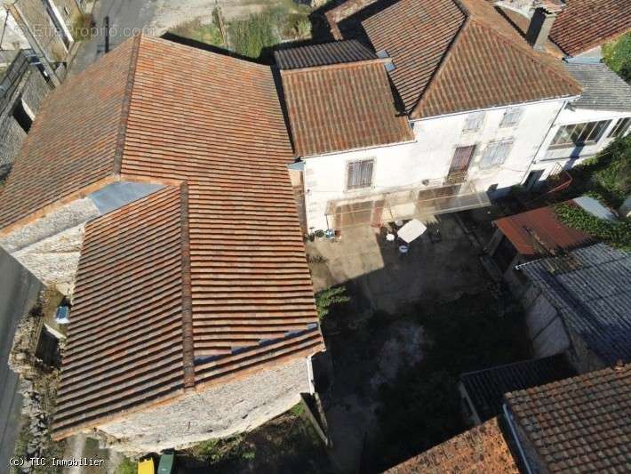 Maison à VERTEUIL-SUR-CHARENTE