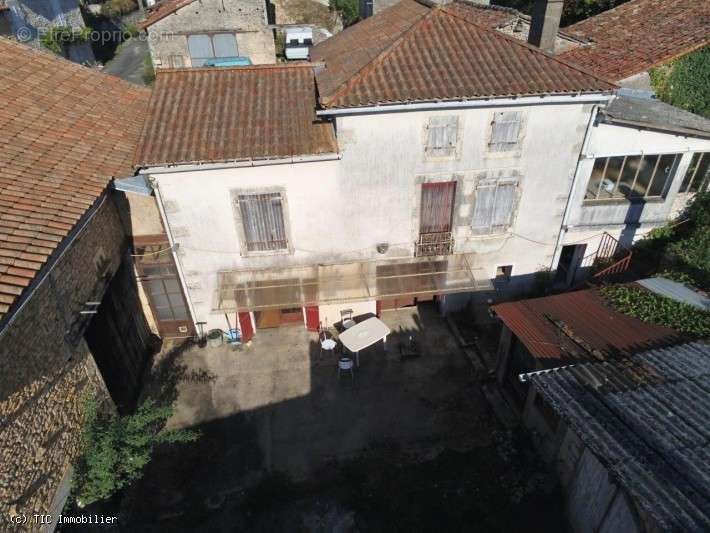 Maison à VERTEUIL-SUR-CHARENTE