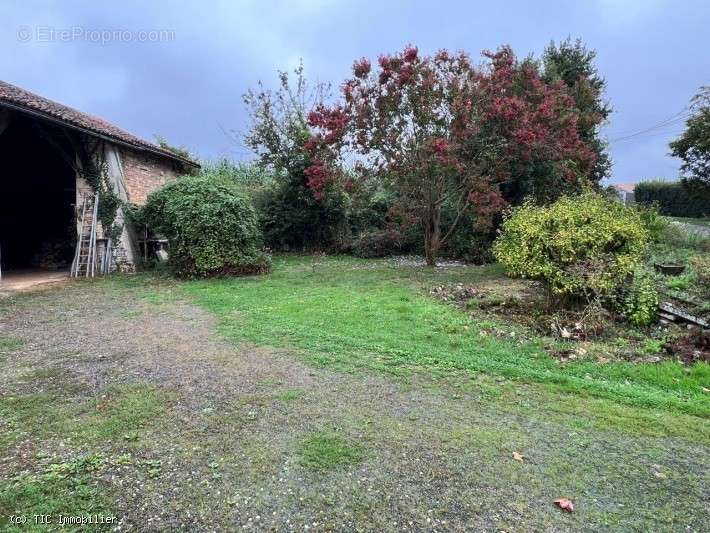 Maison à NANTEUIL-EN-VALLEE