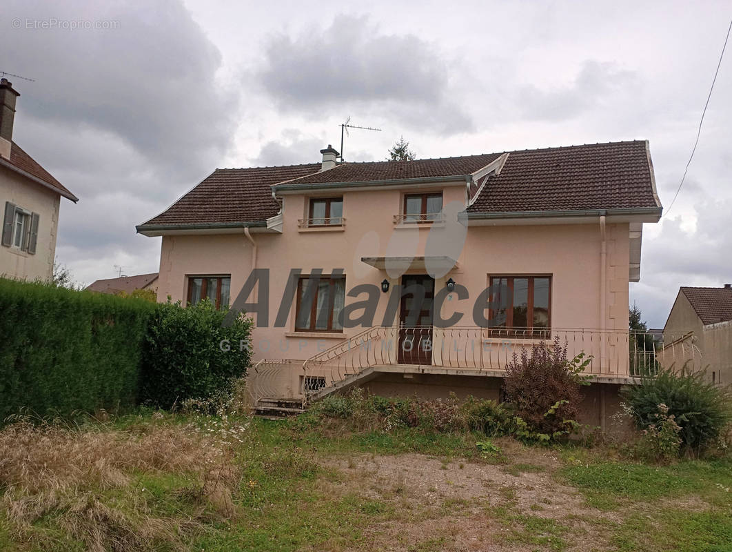 Maison à LUXEUIL-LES-BAINS