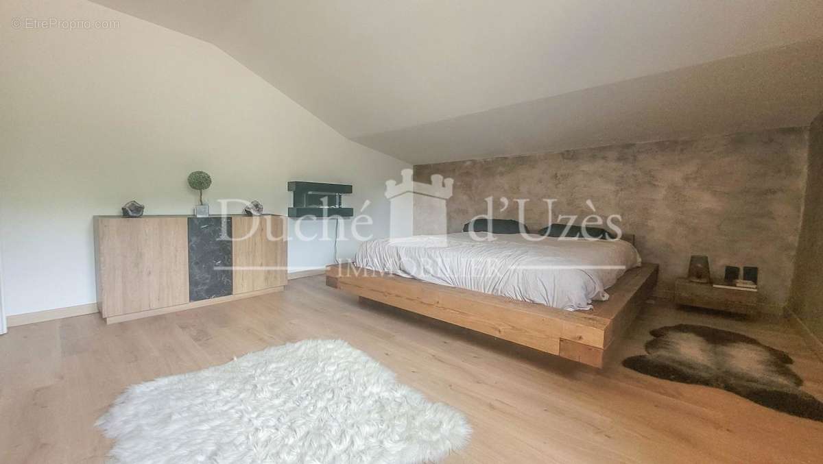 Appartement à UZES