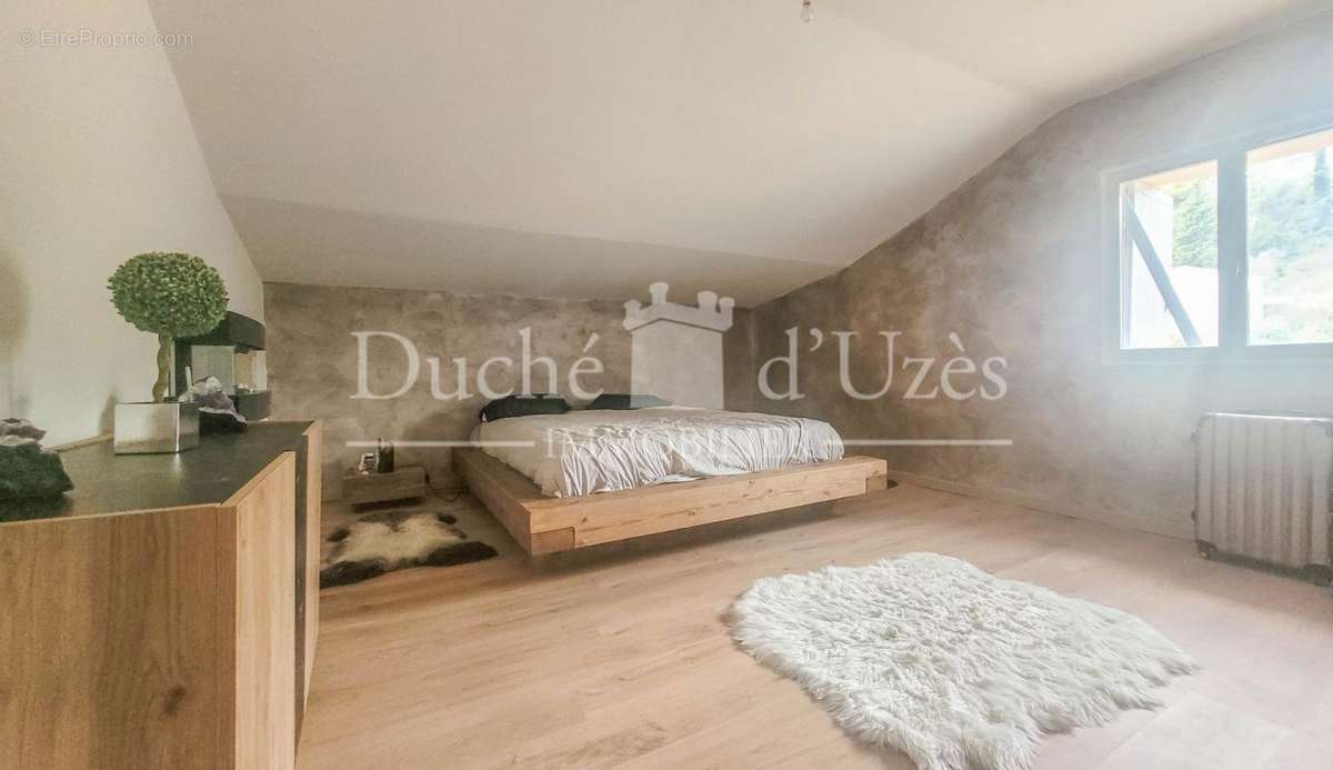 Appartement à UZES