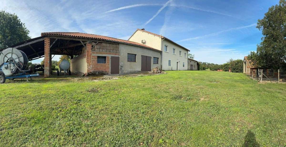 Maison à AURIAC-SUR-VENDINELLE