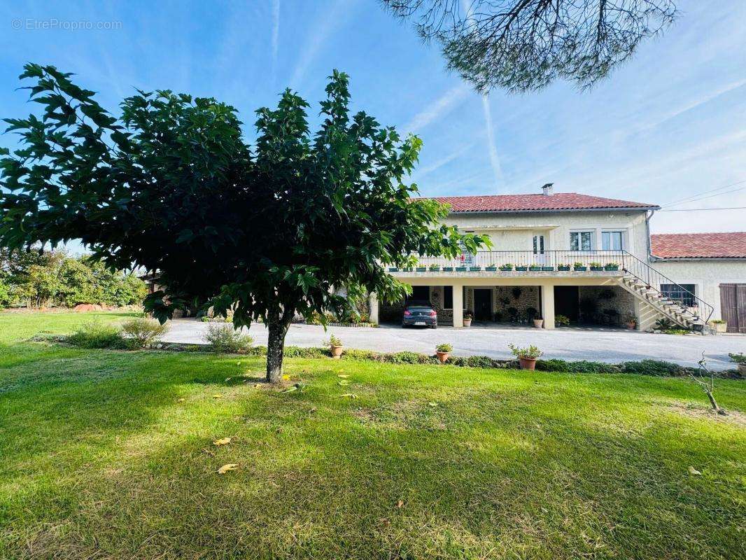 Maison à AURIAC-SUR-VENDINELLE