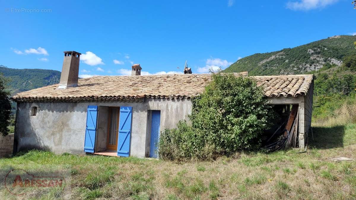 Maison à LES OMERGUES