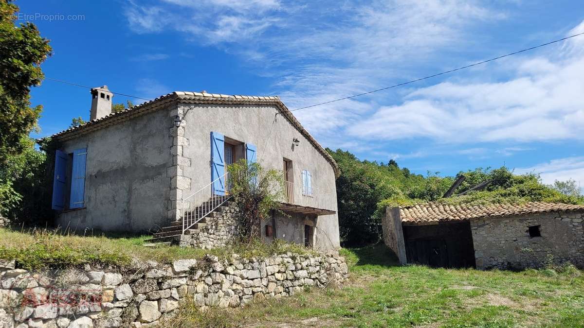 Maison à LES OMERGUES