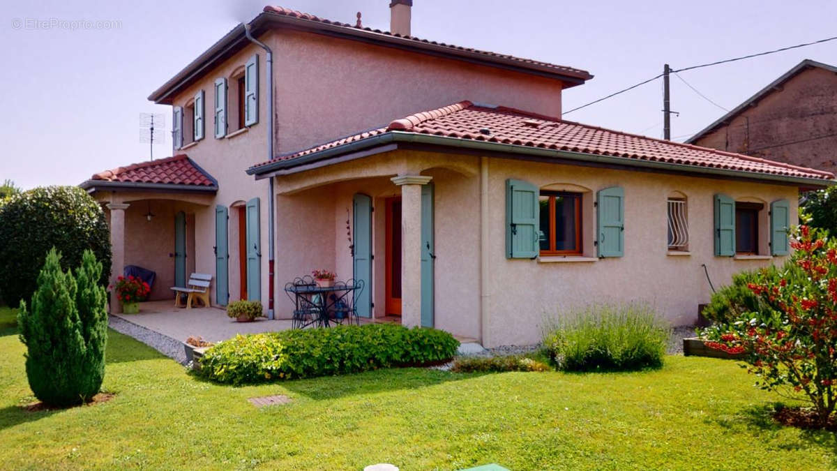 Maison à SAINT-JEAN-DE-BOURNAY