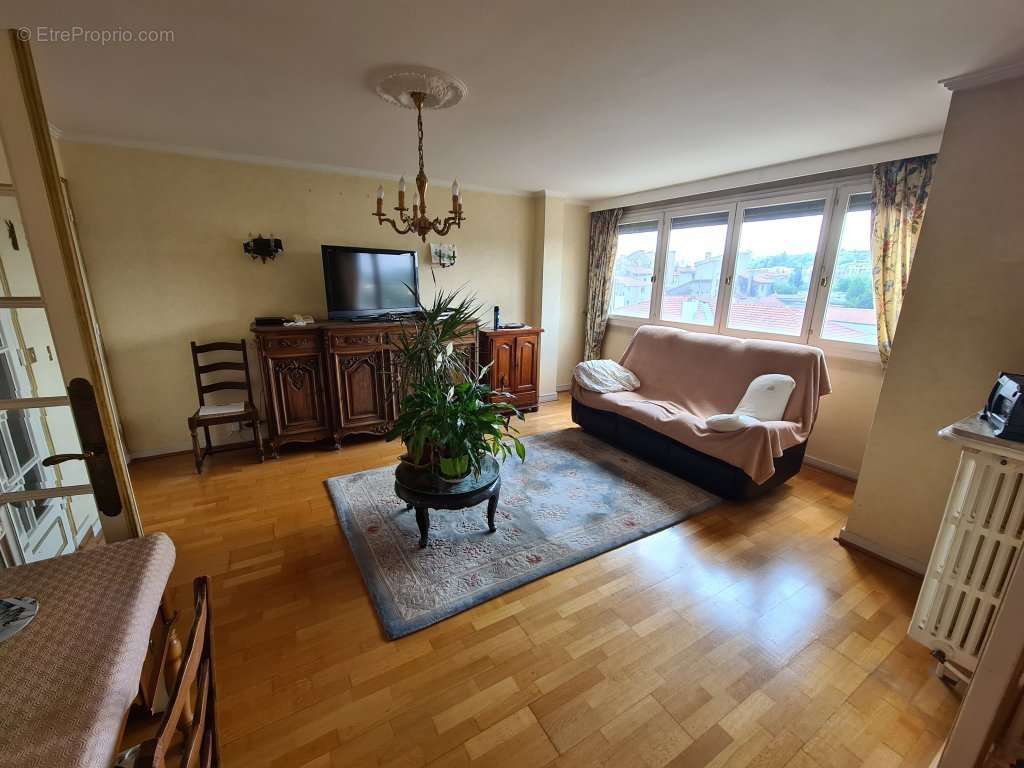 Appartement à SAINT-ETIENNE