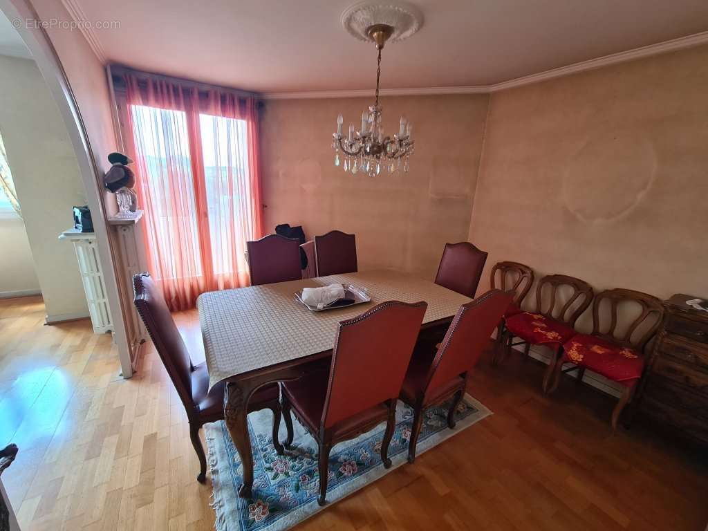 Appartement à SAINT-ETIENNE