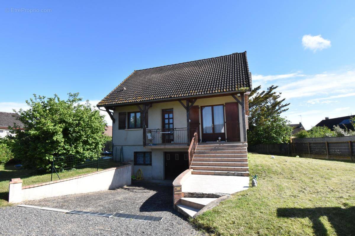 Maison à COSNE-COURS-SUR-LOIRE